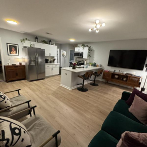 Modern, Airy 4BR Retreat